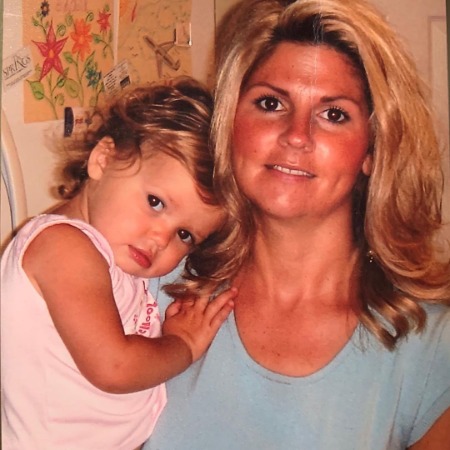 Sadie Cromwell with her mother Kelley Cromwell during her childhood. 